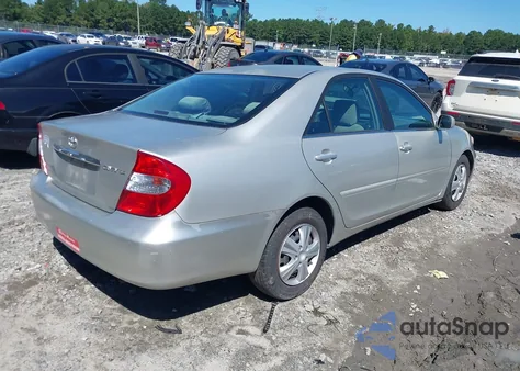 2003 Toyota Camry Le z USA, uszkodzony, nr VIN 4T1BE32K43U767501